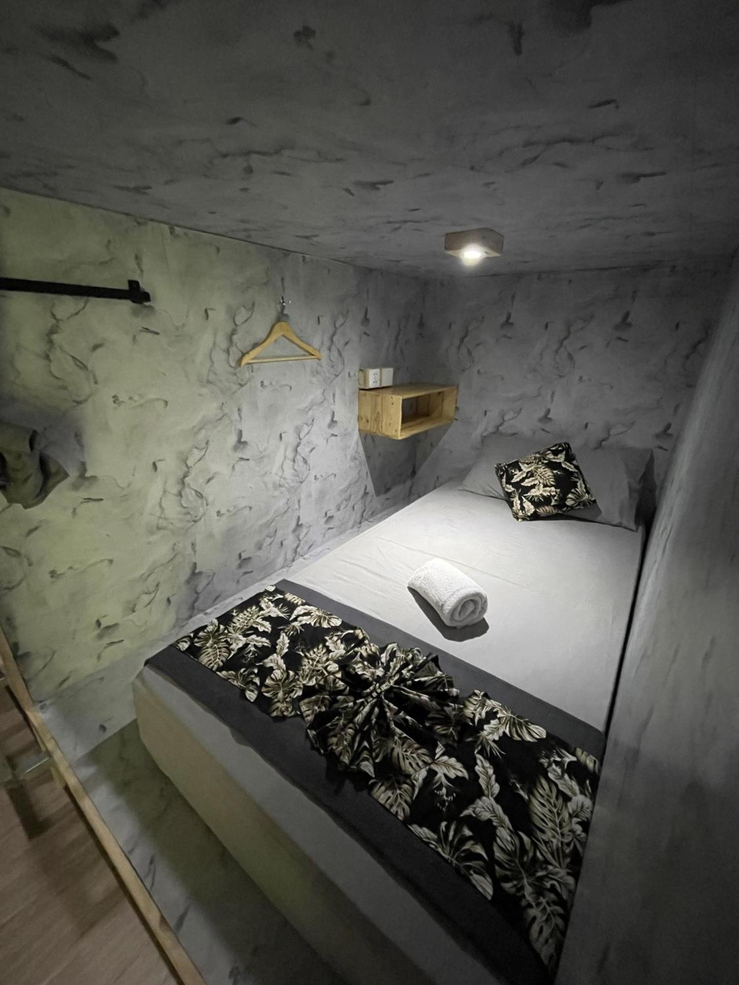 Pedidi Penida Hostel Batununggul Buitenkant foto