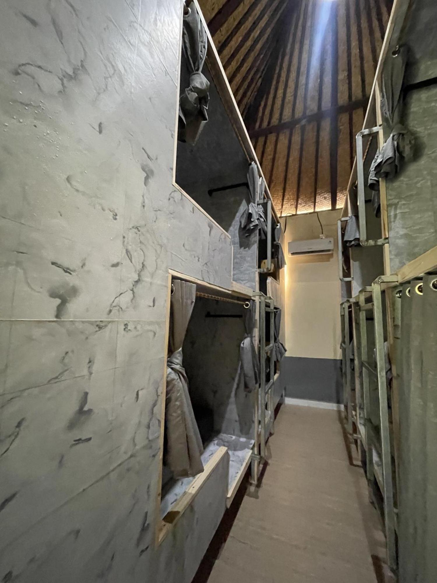Pedidi Penida Hostel Batununggul Buitenkant foto