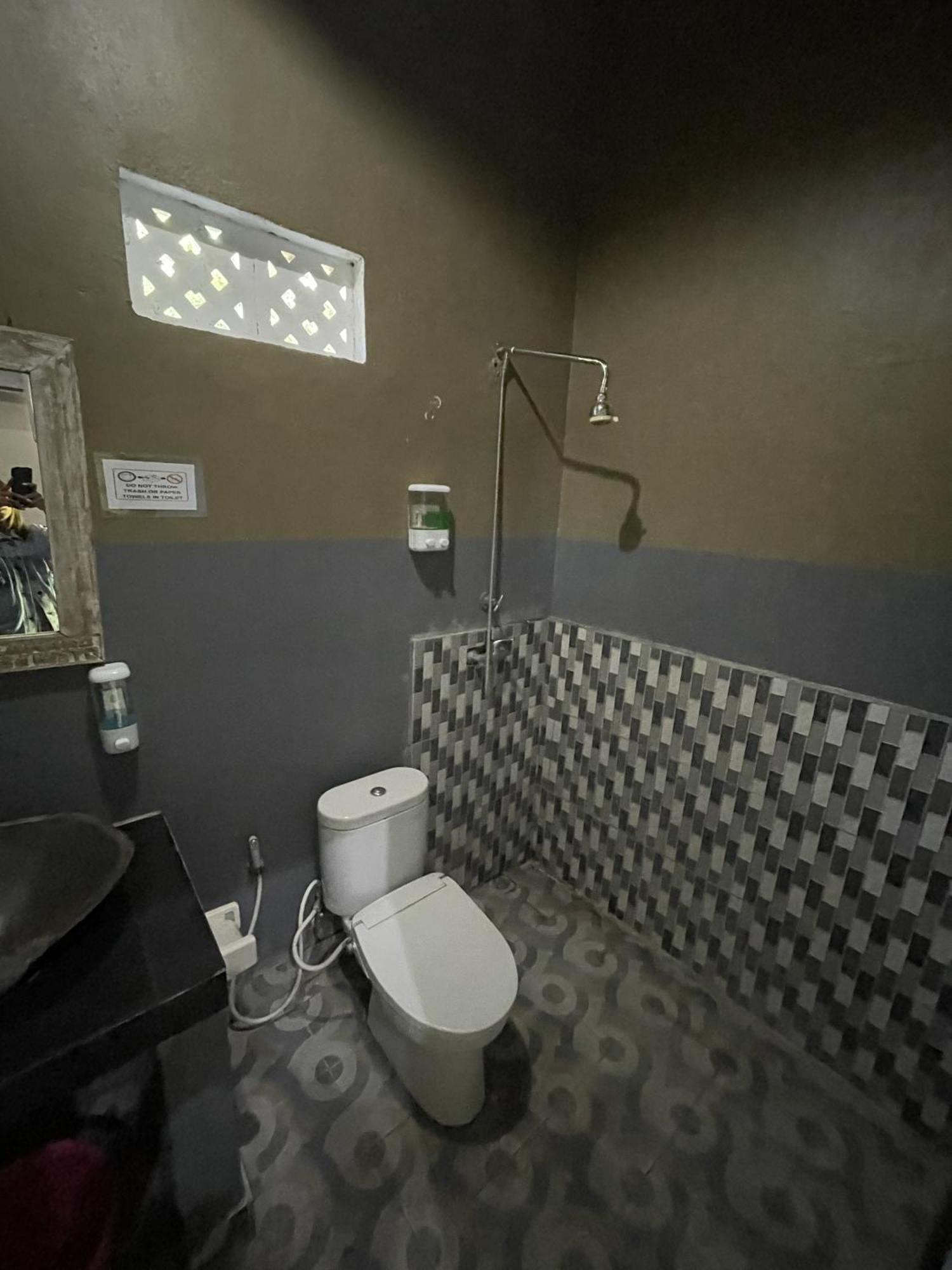Pedidi Penida Hostel Batununggul Buitenkant foto