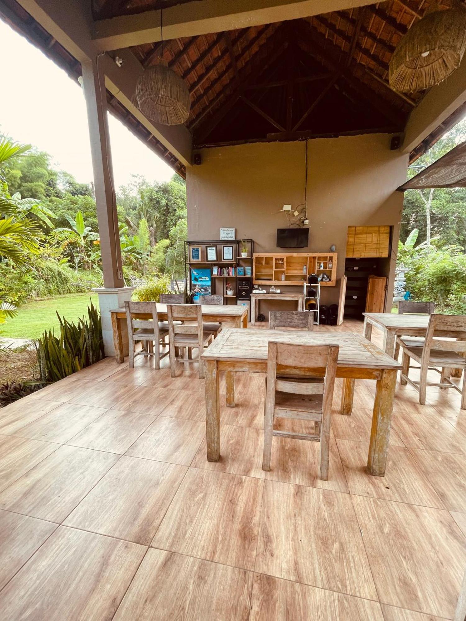 Pedidi Penida Hostel Batununggul Buitenkant foto