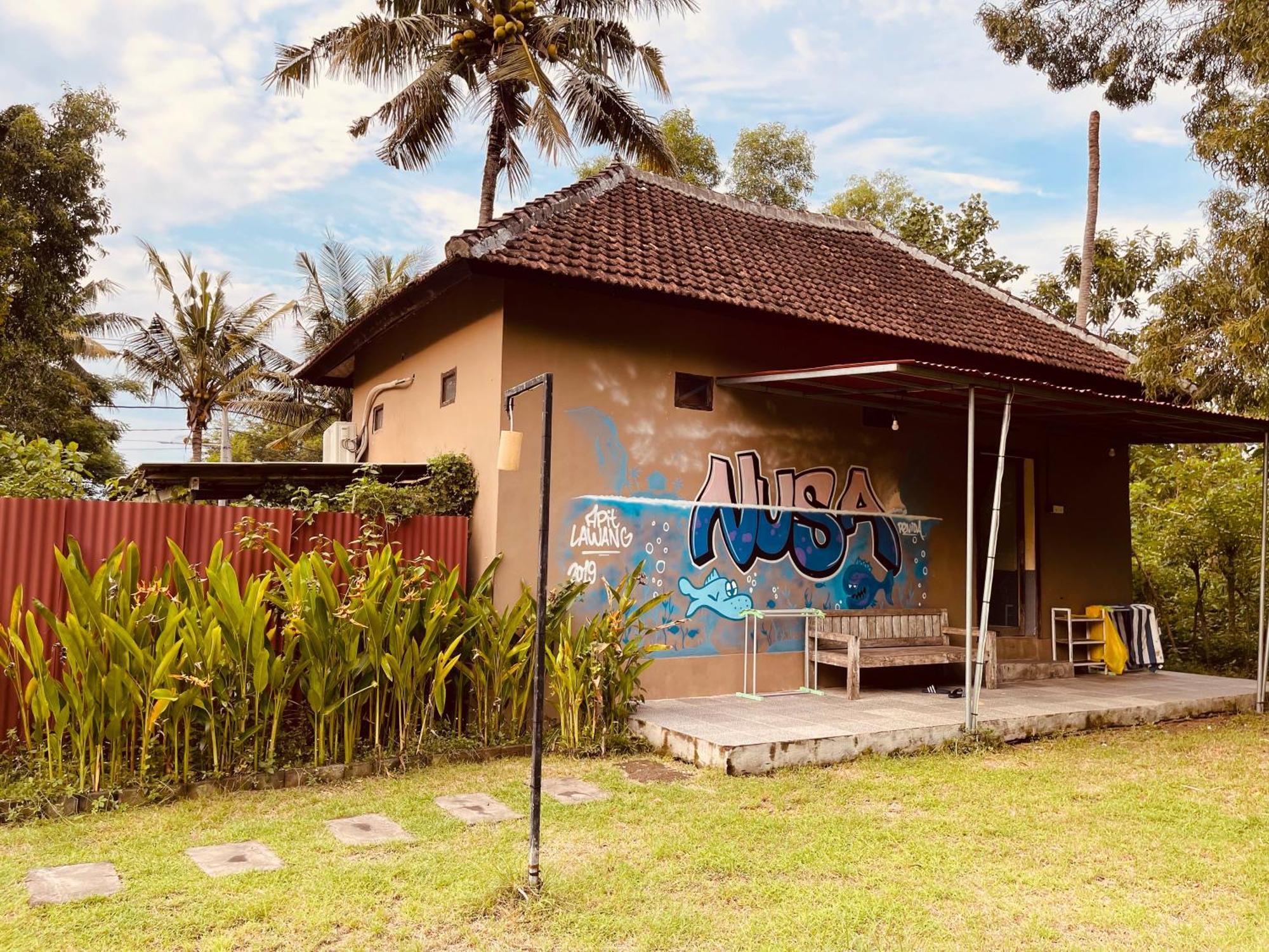 Pedidi Penida Hostel Batununggul Buitenkant foto
