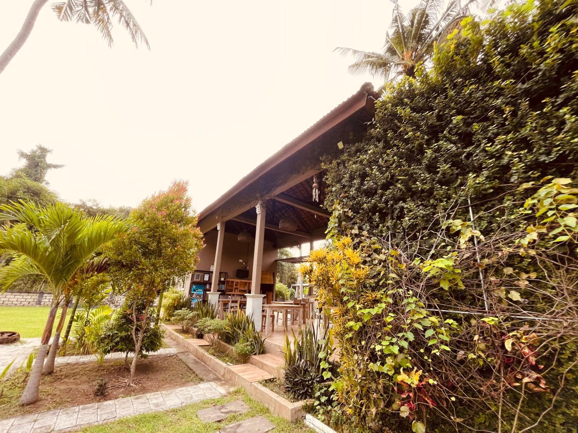 Pedidi Penida Hostel Batununggul Buitenkant foto