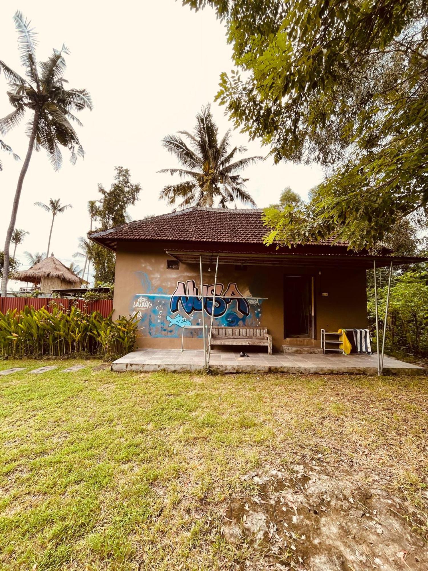 Pedidi Penida Hostel Batununggul Buitenkant foto