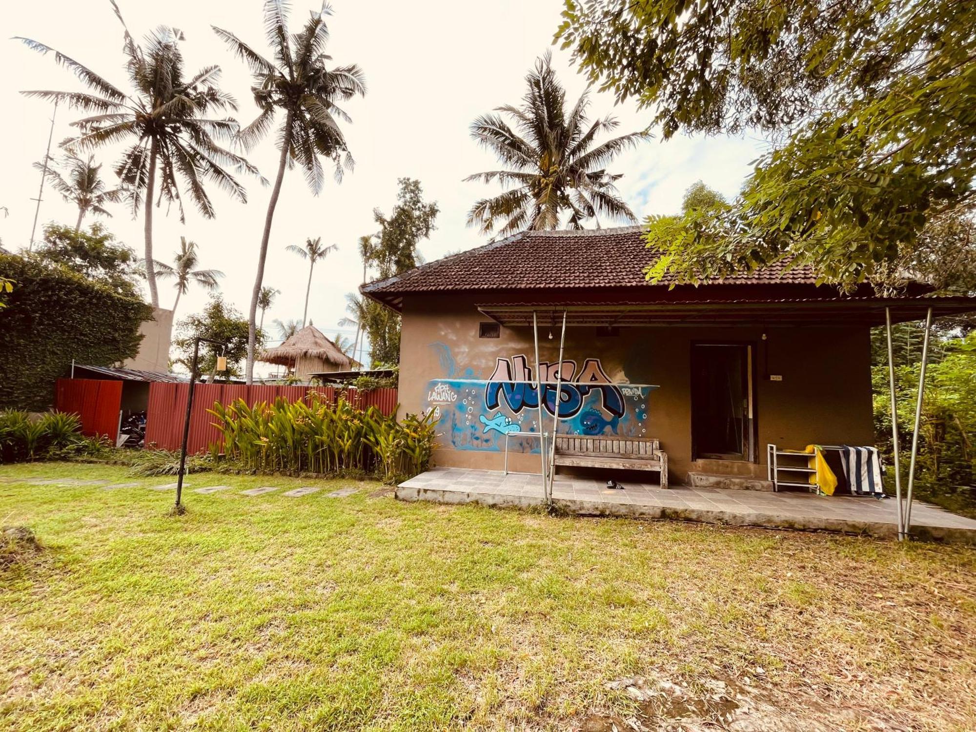 Pedidi Penida Hostel Batununggul Buitenkant foto
